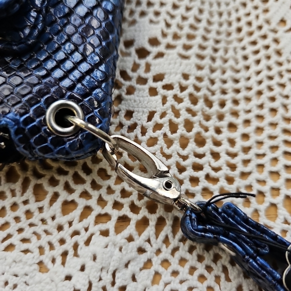 Metropolitan Mobility Wristlet Blue color - Picture 11 of 16